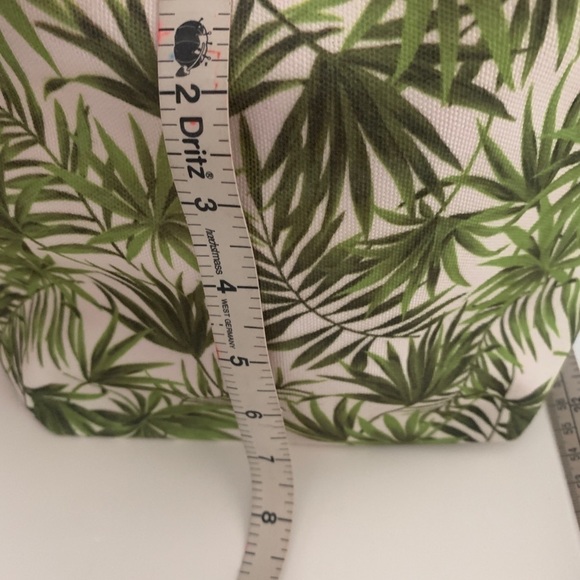 New Makeup Bag With Sunglasses Holder - Picture 3 of 8